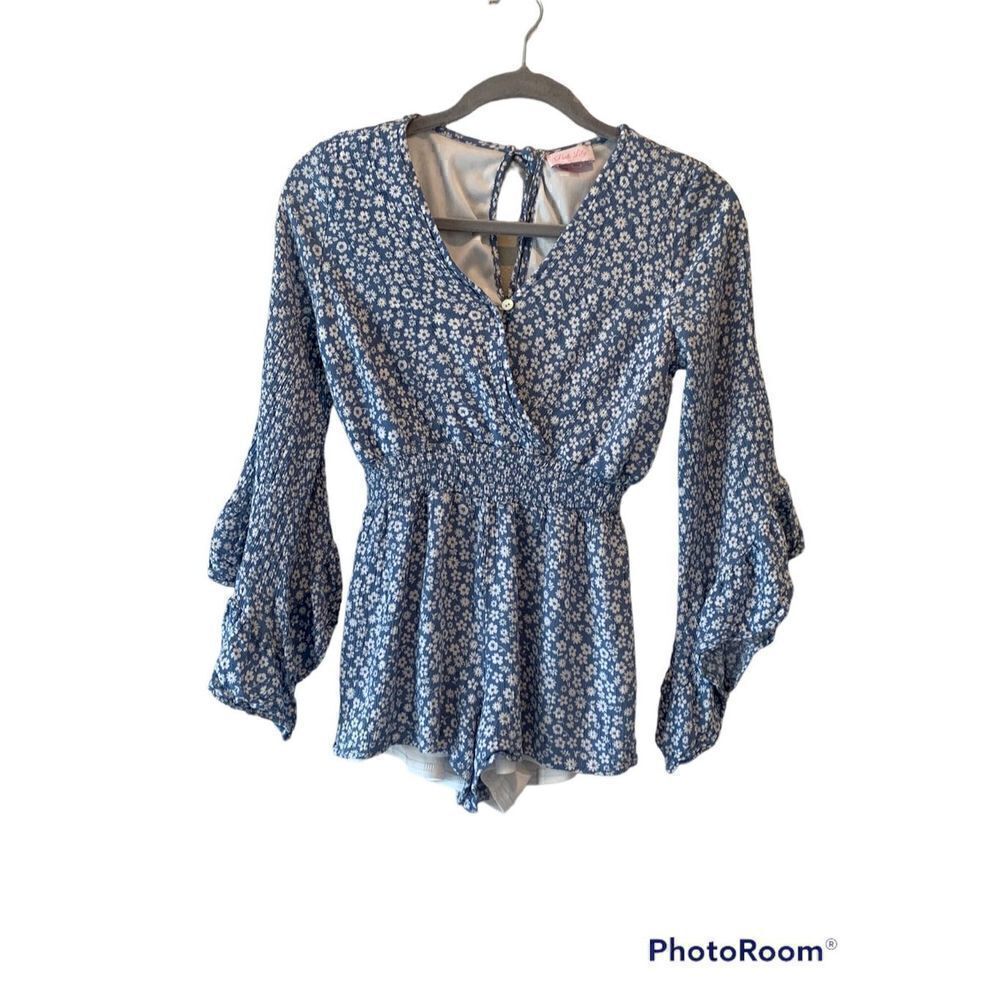 Pink Lily Women's Blue & White Floral Print V-Neck Butterfly Sleeve Blouse Size